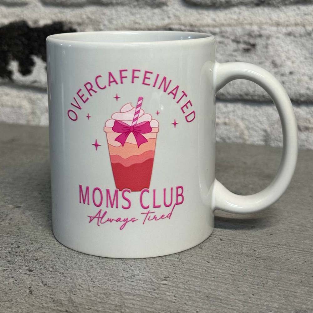 Чаша с надпис „Moms Club“